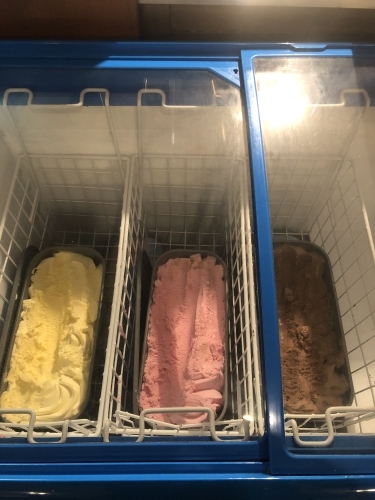 Buffet med råt kød og spyd hos kinesisk restaurant i Kalundborg